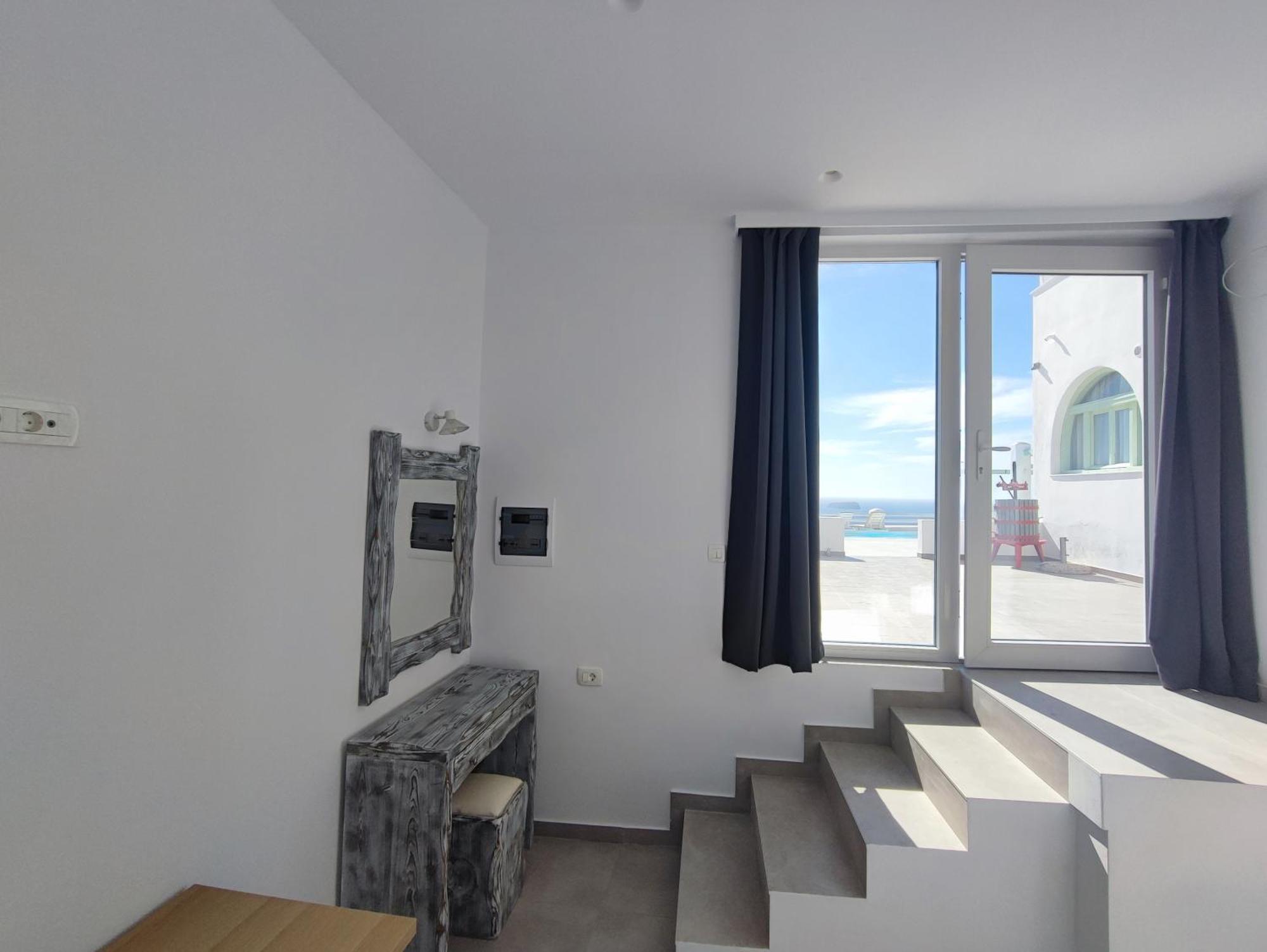 The Cliff Reflections - Adults Only Apartment Megalochori  Room photo