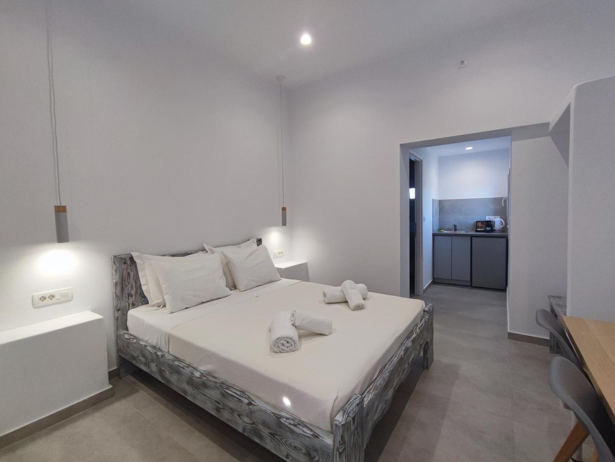 The Cliff Reflections - Adults Only Apartment Megalochori  Room photo